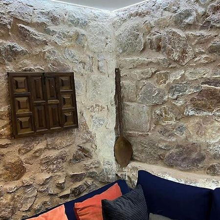 אתונה Stone Inn Near Acropolis & Metro 石头记 Felsenhohle מראה חיצוני תמונה