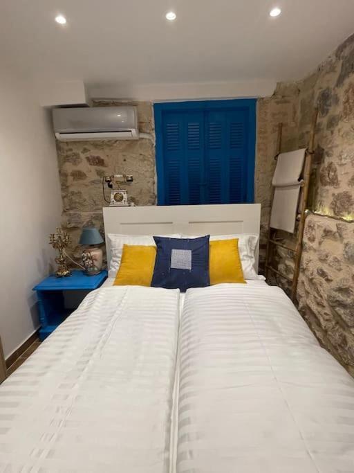 אתונה Stone Inn Near Acropolis & Metro 石头记 Felsenhohle מראה חיצוני תמונה