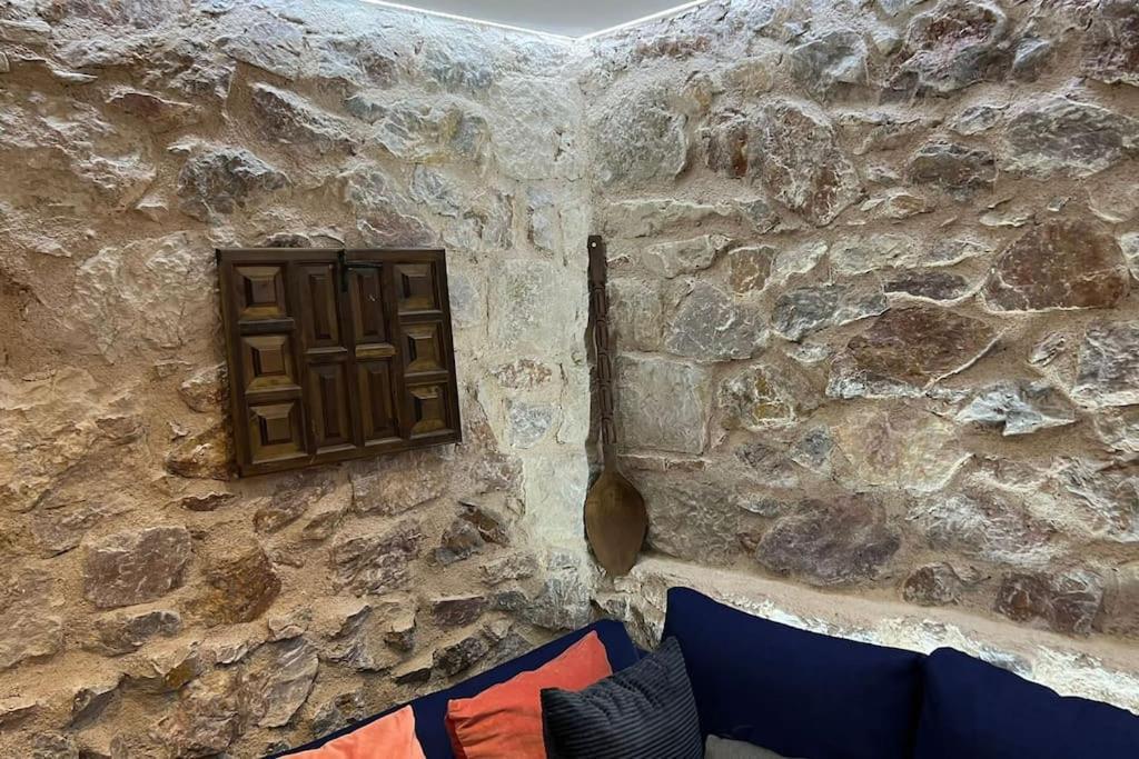 אתונה Stone Inn Near Acropolis & Metro 石头记 Felsenhohle מראה חיצוני תמונה